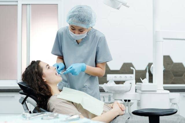 When To Visit a Dentist Open on Saturday